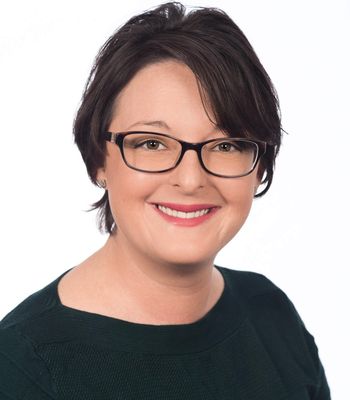 Portrait of Katriana Vitthuhn, Licensed Real Estate Salesperson.