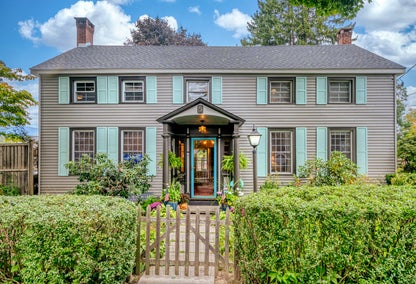 Exterior of large, historic home in Saugerties